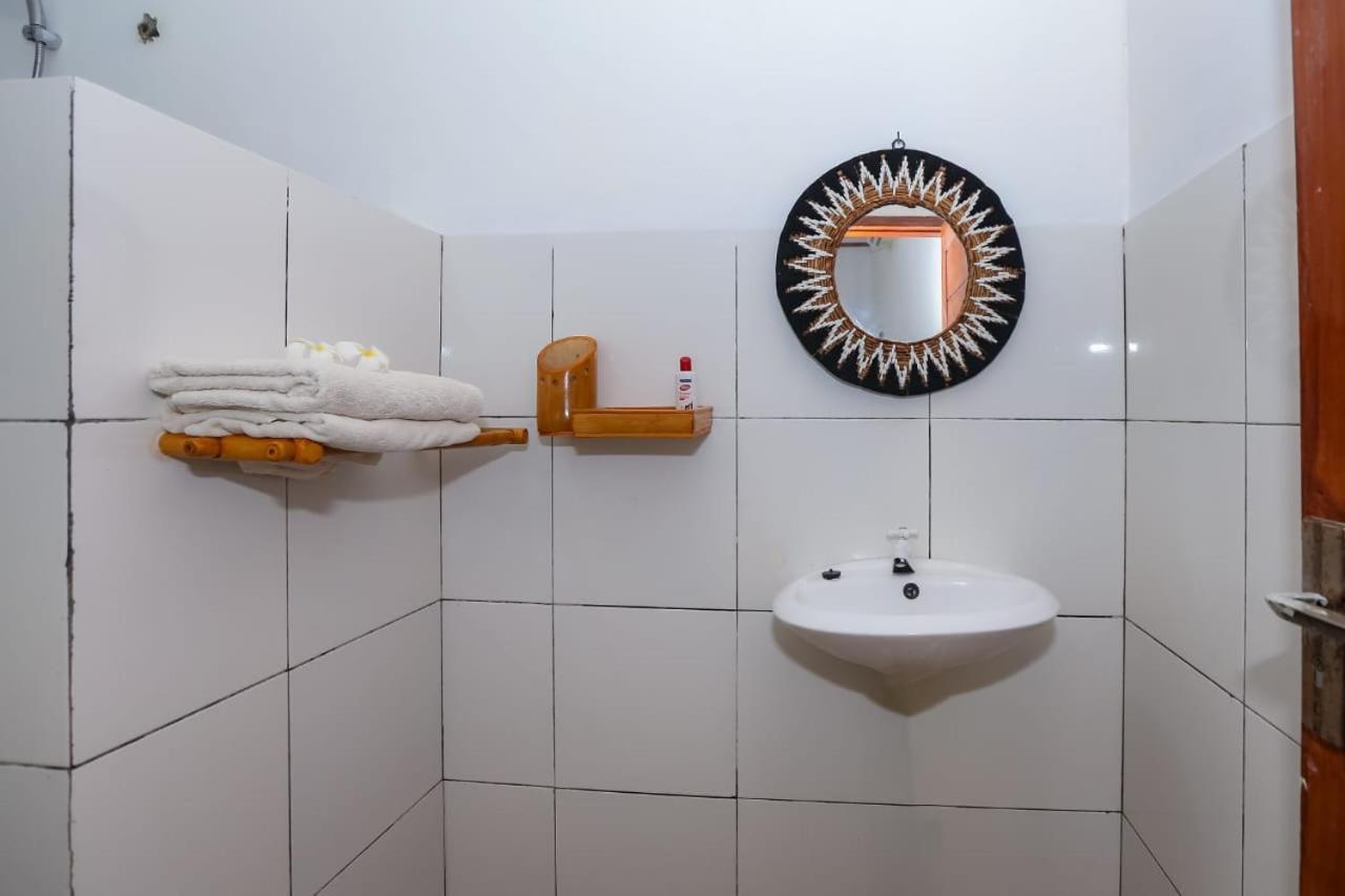Radika House Apartment กีลีตราวางัน ภายนอก รูปภาพ