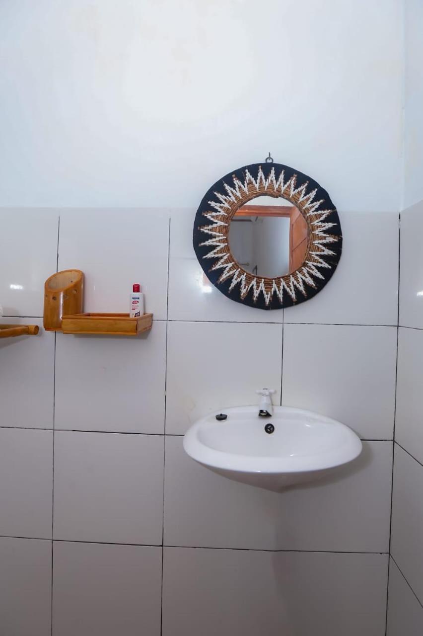 Radika House Apartment กีลีตราวางัน ภายนอก รูปภาพ